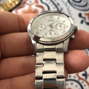 Guess Accessories - Silver GUESS Wrist Watch Guess Accessories - Silver GUESS Wrist Watch
